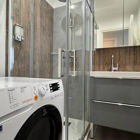 Marche De Noel - 70M2 Climatise - Parking Prive - Terrasse - 2 Chambres - Reims Arena Apartment