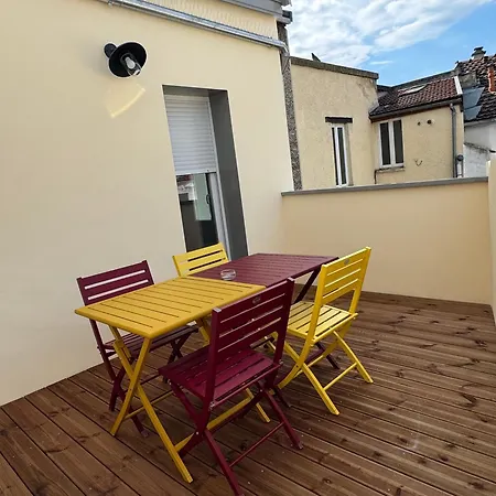 Apartment Marche De Noel - 70M2 Climatise - Parking Prive - Terrasse - 2 Chambres - Reims Arena *